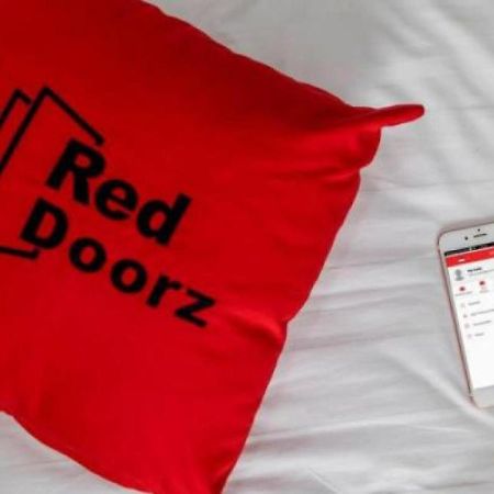 Reddoorz Premium Near Sleman City Hall Yogyakarta Kültér fotó