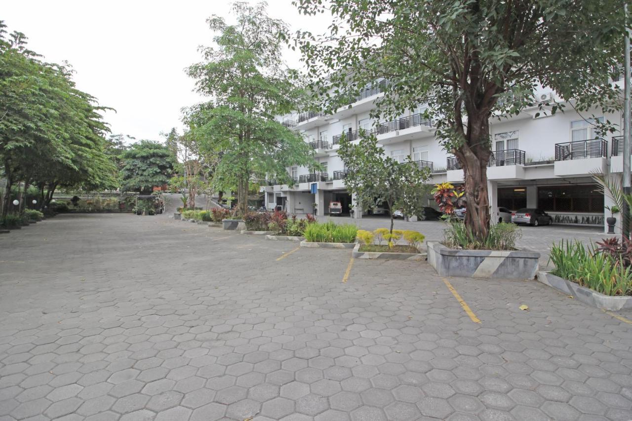 Reddoorz Premium Near Sleman City Hall Yogyakarta Kültér fotó