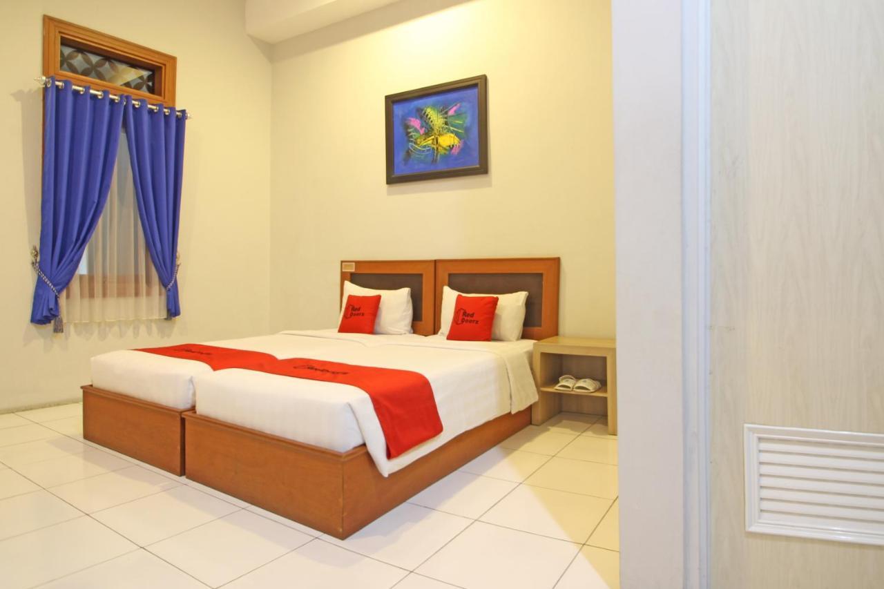 Reddoorz Premium Near Sleman City Hall Yogyakarta Kültér fotó